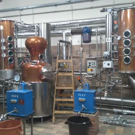 Tuzseri Palinka Tanya
